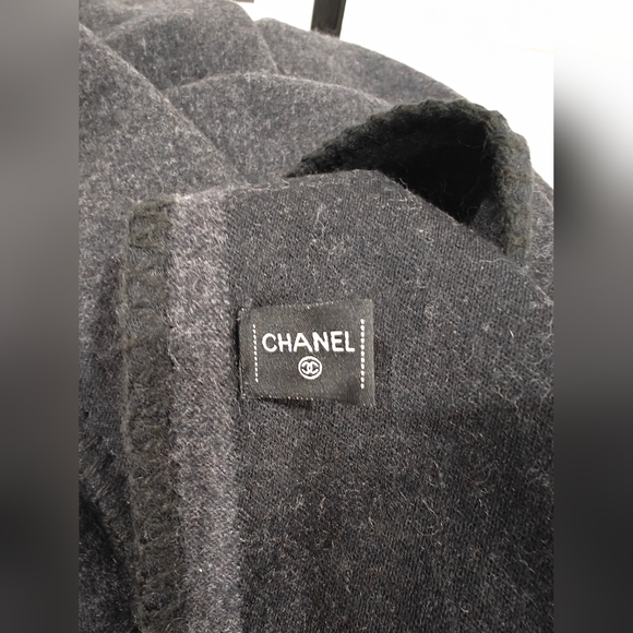 NEW Chanel CC Logo Cashmere Scarf - Picture 2 of 11